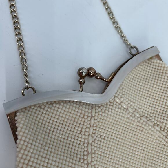 Vintage Goldco Beaded Bag Chain Strap Kiss Lock Ivory White Lucite Detail READ - Picture 11 of 15